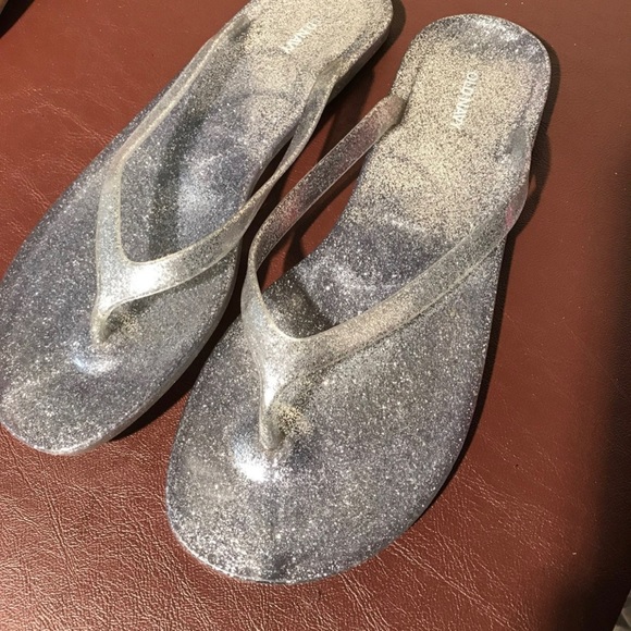 Silver Glitter sandals Size 9 Women’s Flip Flops - Picture 1 of 4
